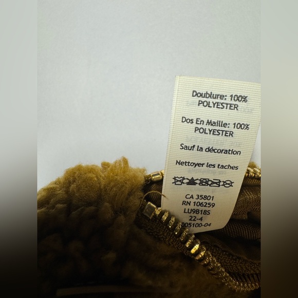 NWOT lululemon Everywhere Belt Bag 1L Fleece Unisex - Picture 9 of 10